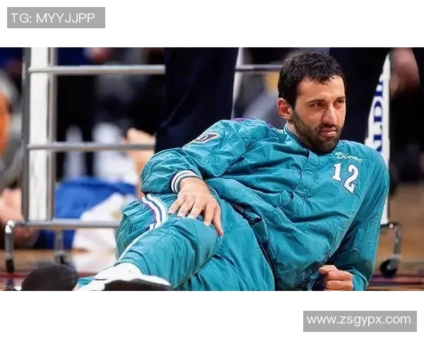 足球球星赛场假摔瞬间引发热议球迷直呼演技堪比影帝